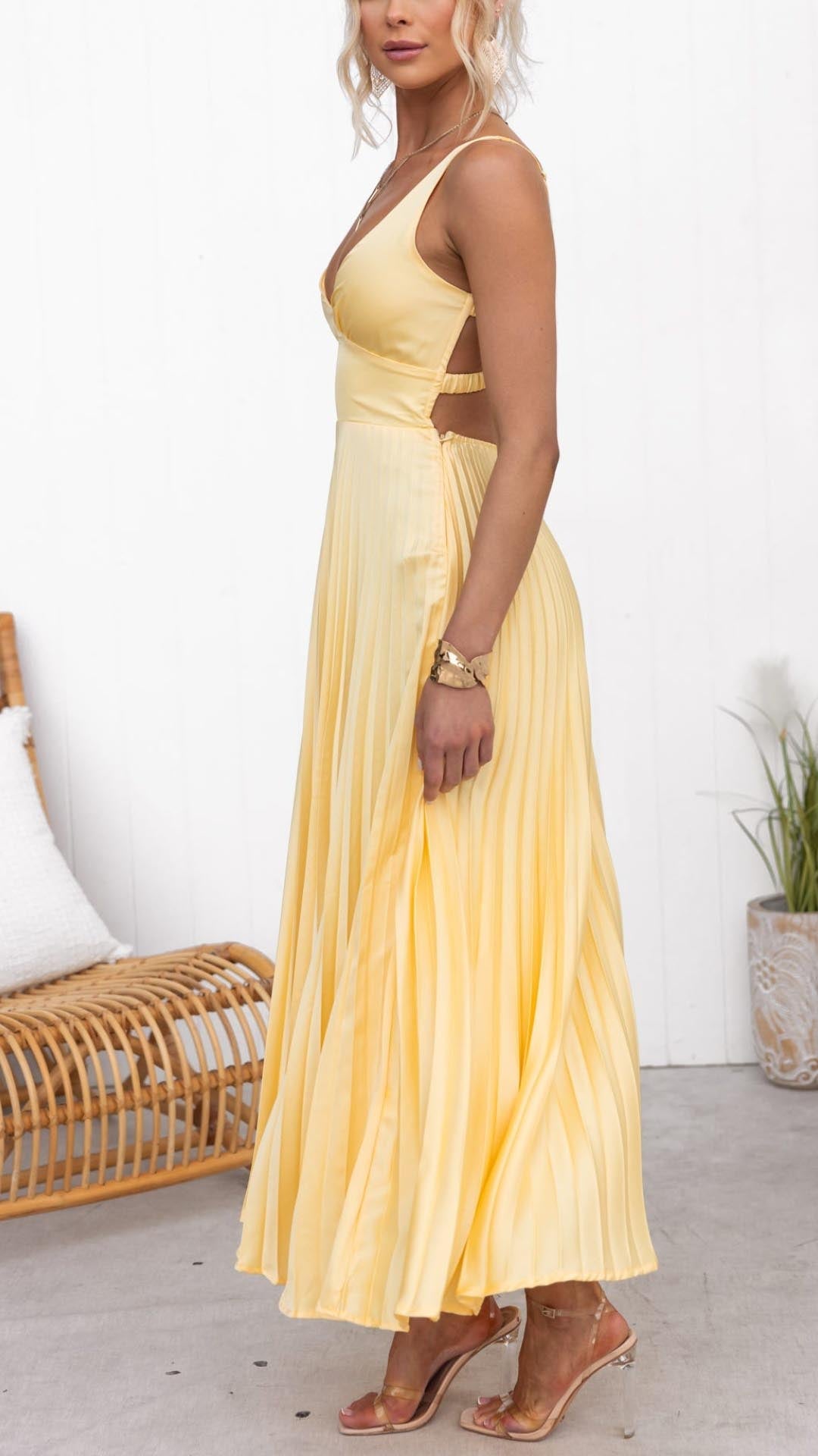 Valmere™ | Jane Pleated V-Neck Maxi Dress