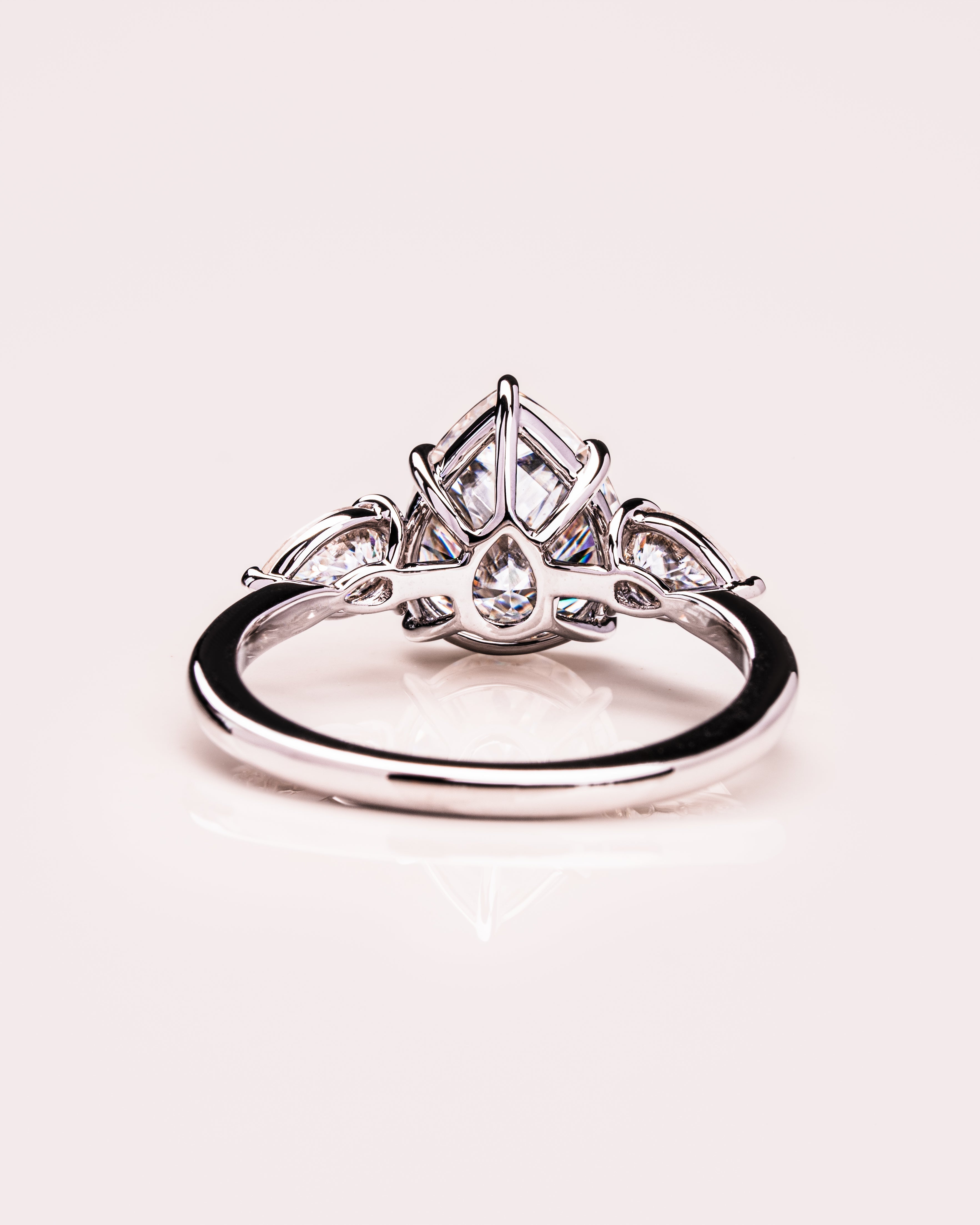 Nicola - Pear | Silver
