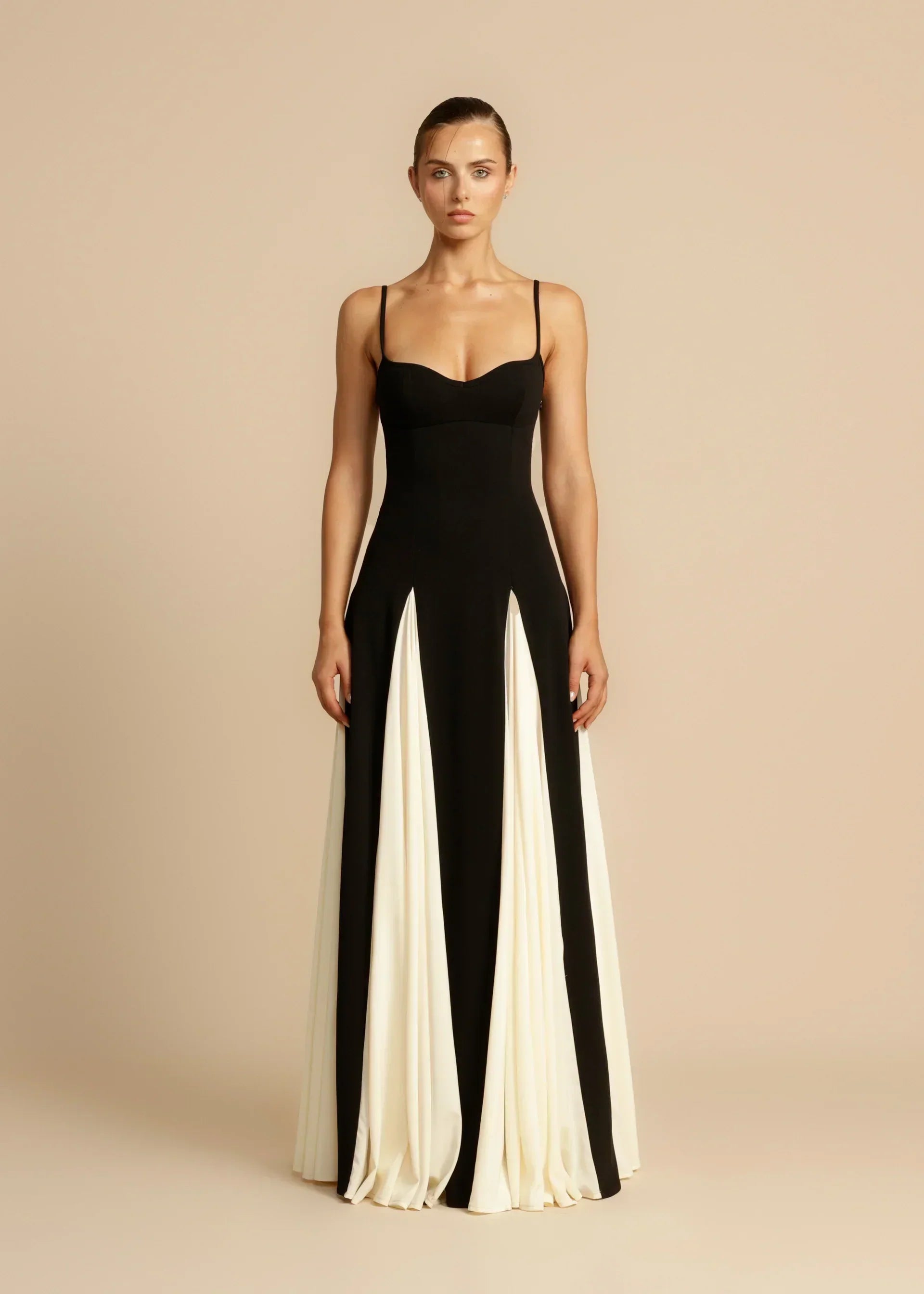Valmere™ | Celia Elegant Contrast Ruffles Maxi Dress