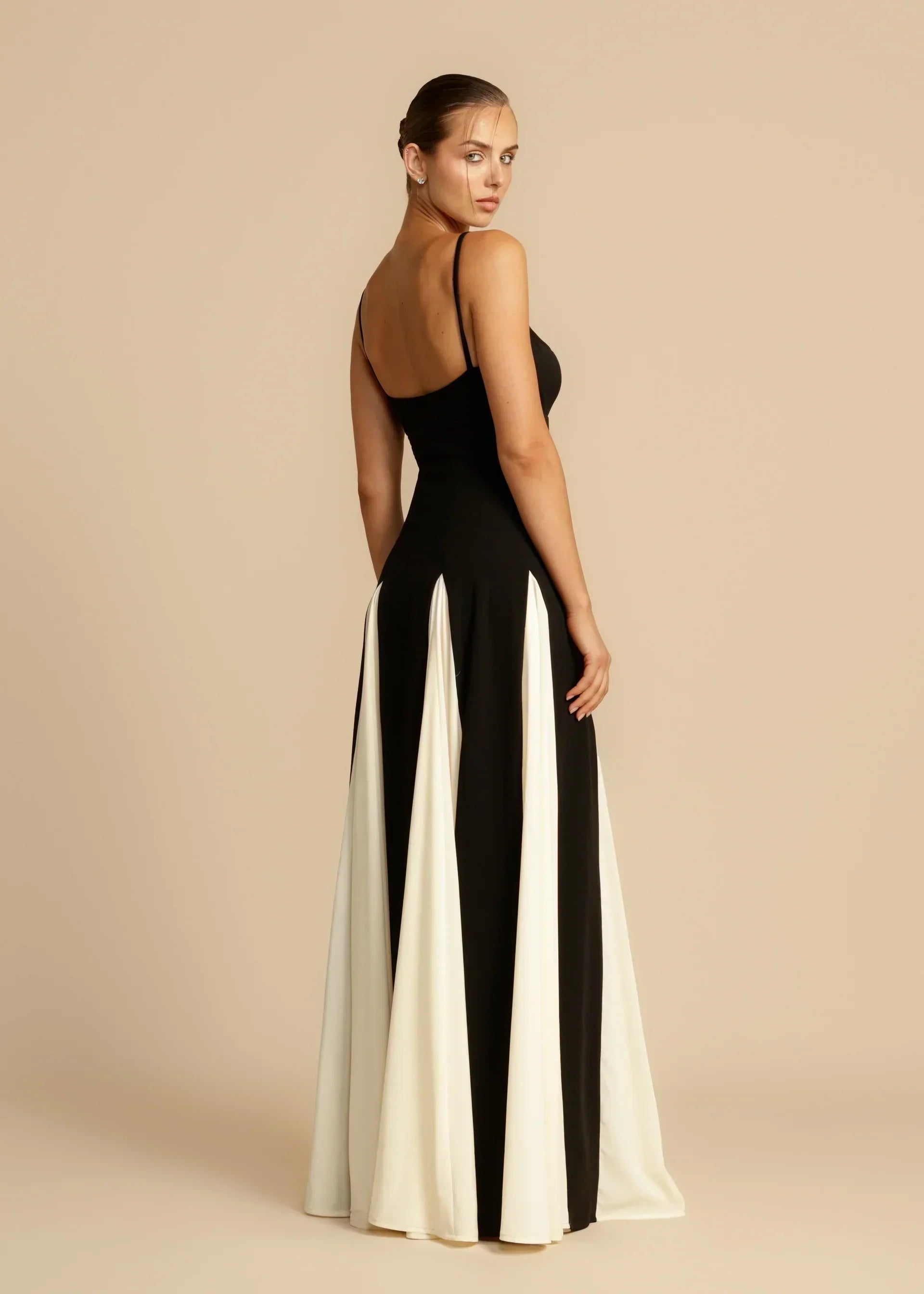 Valmere™ | Celia Elegant Contrast Ruffles Maxi Dress
