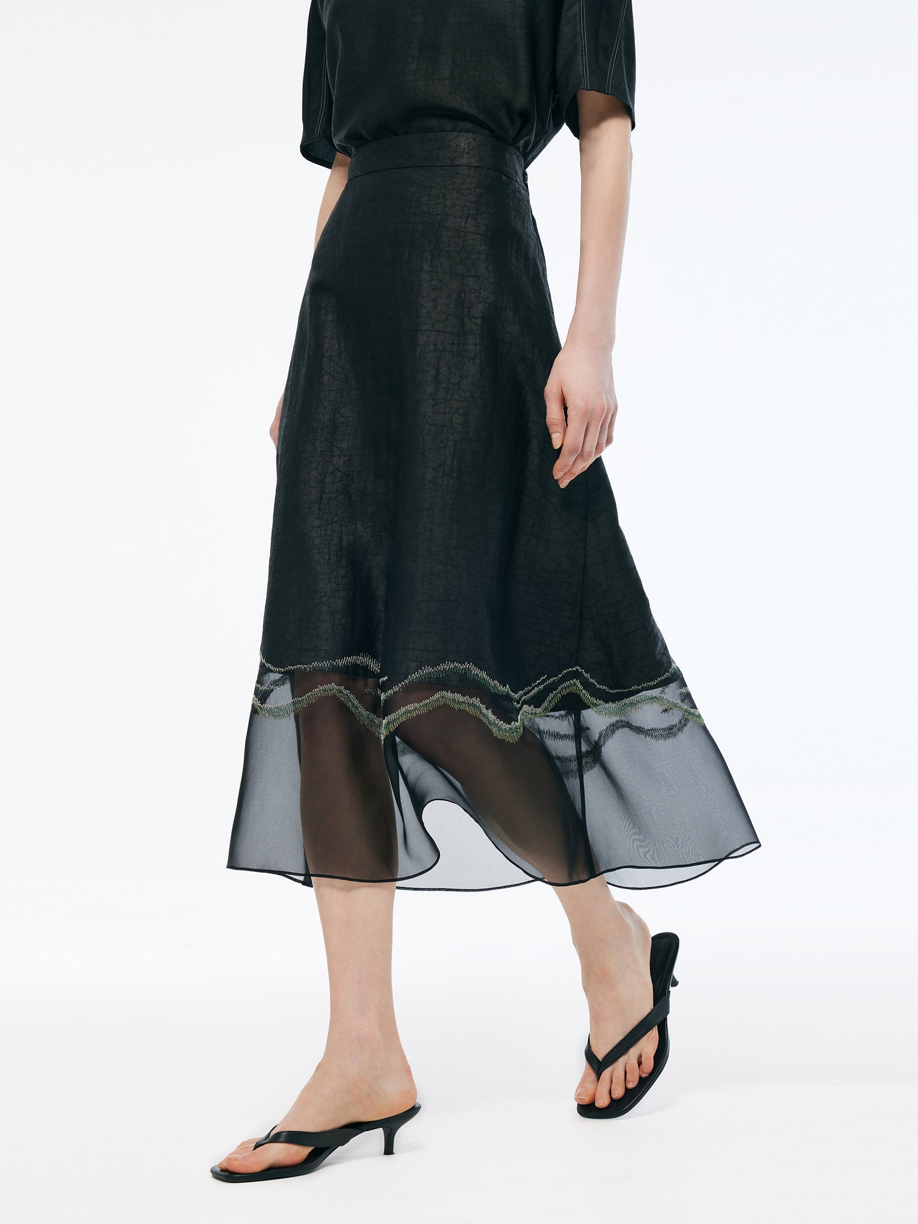Valmere™ | 18MM Embroidered Skirt
