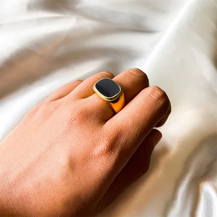 Serica Nivalis  Ring | Gold