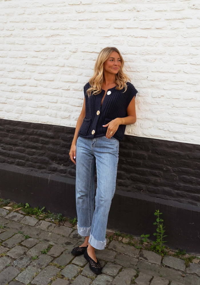 FENJA™ | THE STYLISH LAYERING KNIT WAISTCOAT